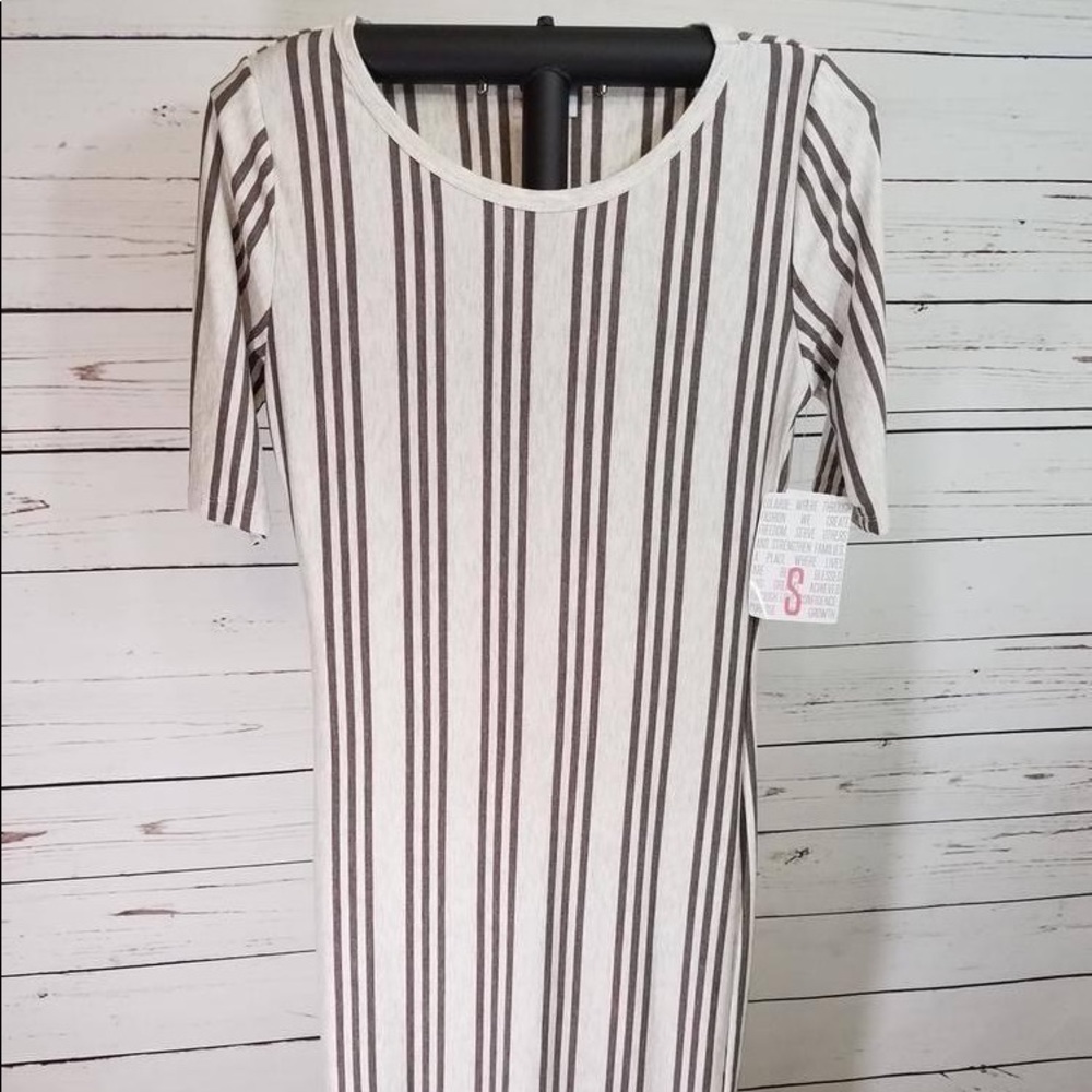 NWT ~ LuLaRoe Julia ~ Women's Size Small ~ BROWN